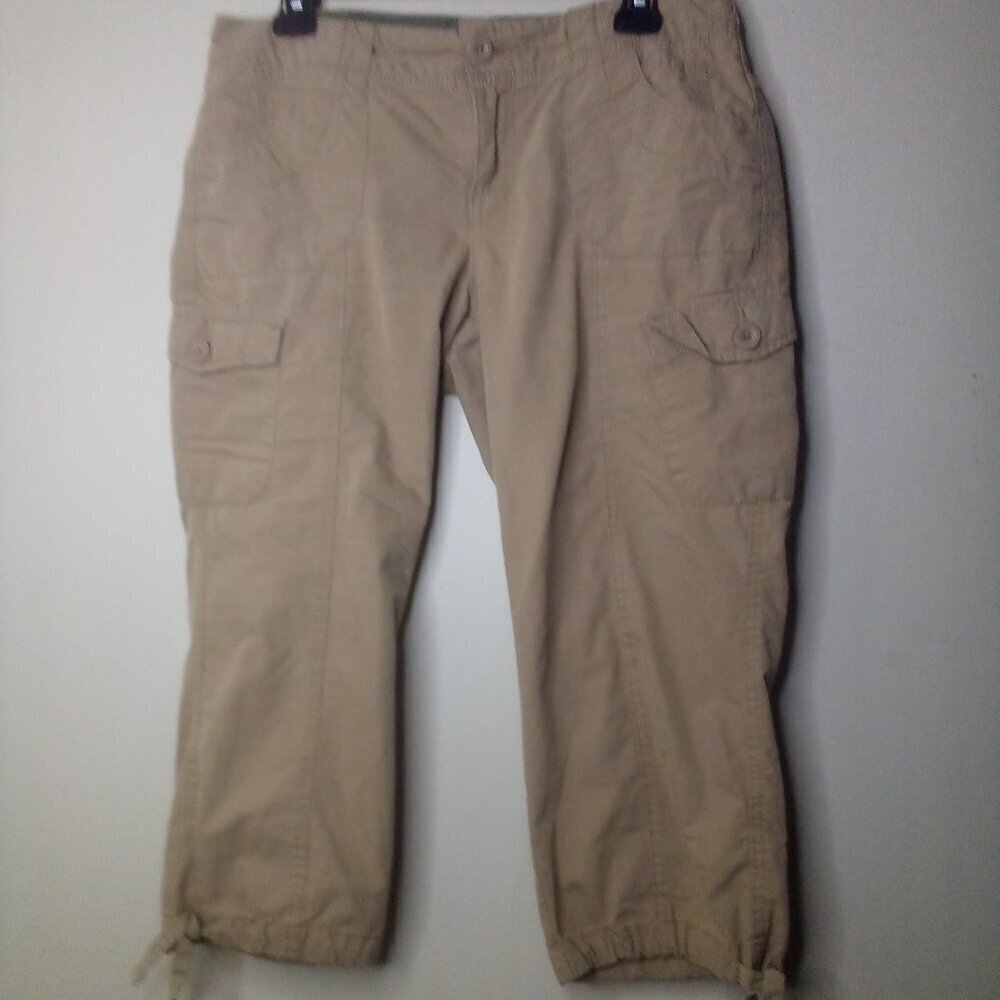BCG Cargo Pants Capri Women 6 Pockets Khaki Tan